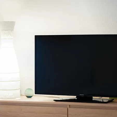 Awesome - Schonfeld Apartment, Netflix Und Kostenloses Parken Apartament